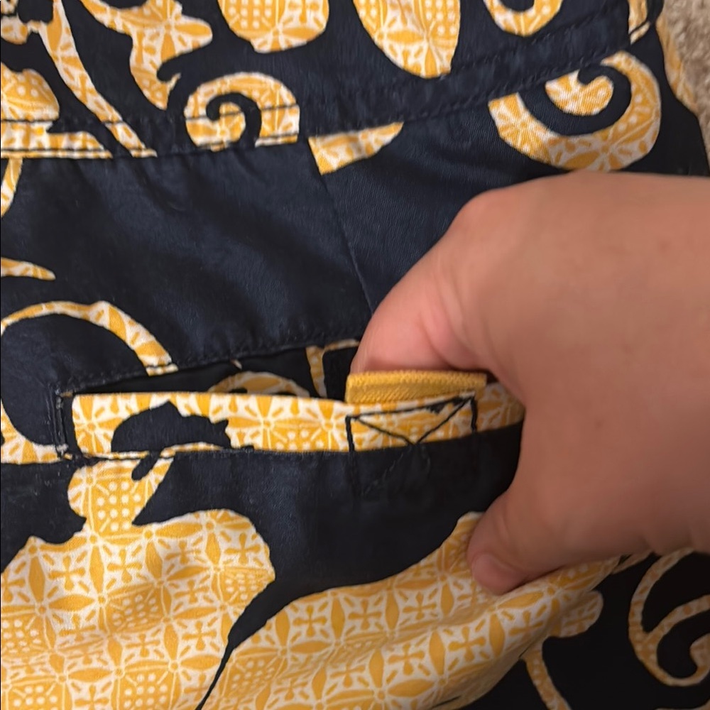 Old Navy Printed Mens Board Shorts - Picture 6 of 6
